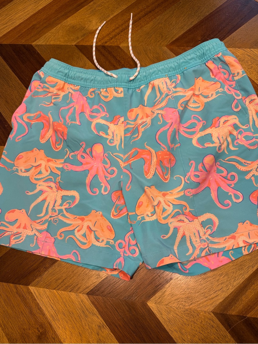 chubbies Teal Swim Trunks with Pink & Coral Octopus Print flaws - Picture 4 of 10